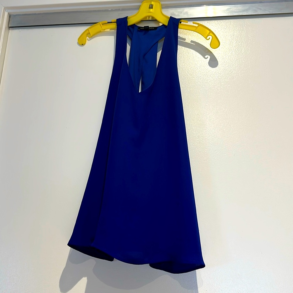 Banana Republic crêpe material top. Blue size small.